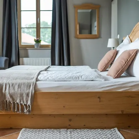 Tegernseer Hof Hotell 3*