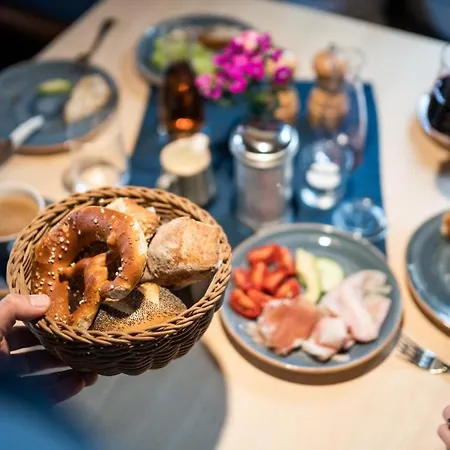 Tegernseer Hof Hotel 3*