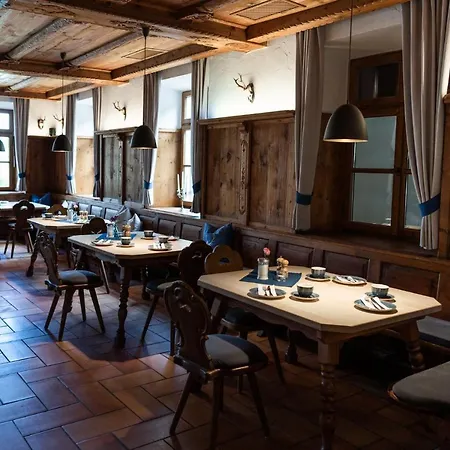 Tegernseer Hof Hotell 3*